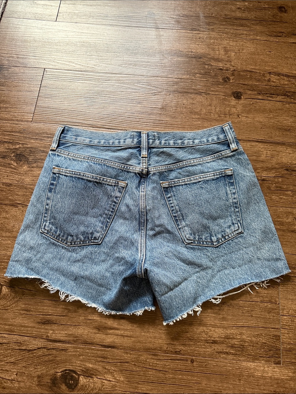 Agolde Parker Long Shorts Skywave - Picture 3 of 4